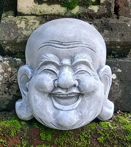 Artikelbild des Artikels “Mian - Kleine Buddha-Maske, 16,5cm H | Steinguss “